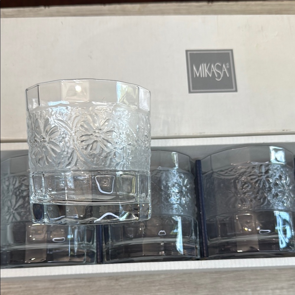 NEW in Box Mikasa Spring Daisy Double Old Fashion Whiskey Sat 4 Glasses